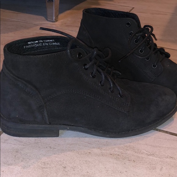 Booties from urban outfitters - Picture 2 of 4